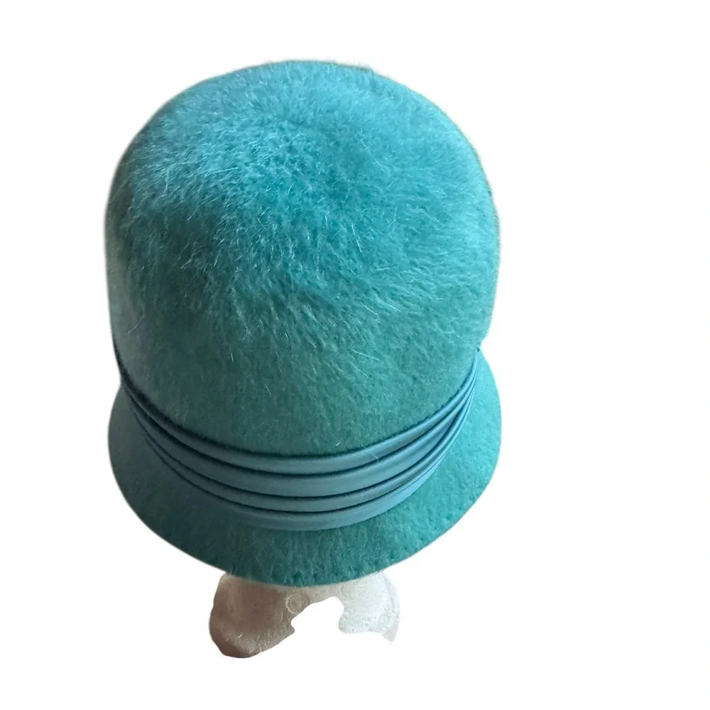 NIB Early‎ 1960s Gimbels 100% Wool w/Rhinestone Cloche Hat - Picture 3 of 11